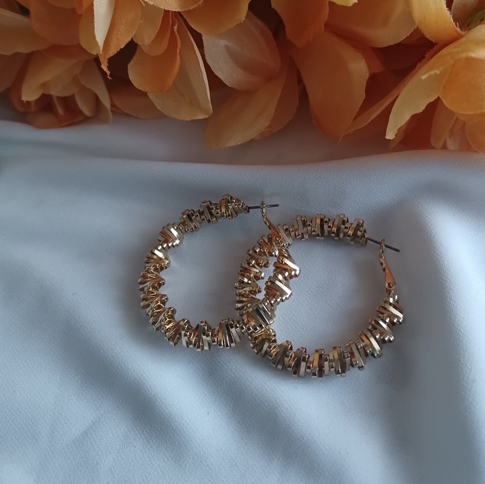 Chunky Spiral Hoops - Picture 15 of 17